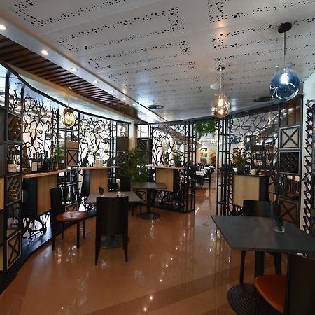 Hotel Celis Барчис Екстериор снимка