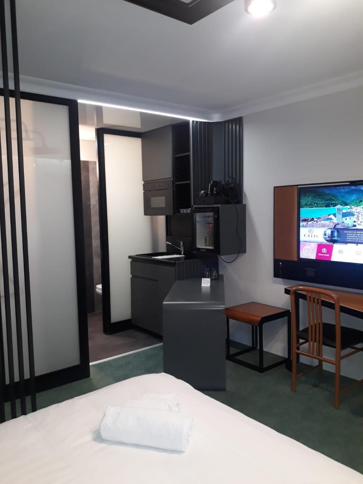 Hotel Celis Барчис Екстериор снимка