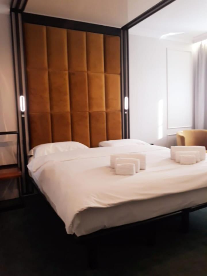 Hotel Celis Барчис Екстериор снимка