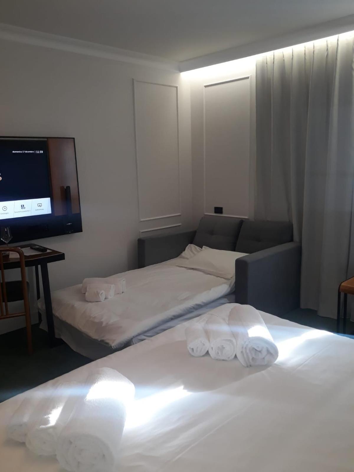 Hotel Celis Барчис Екстериор снимка