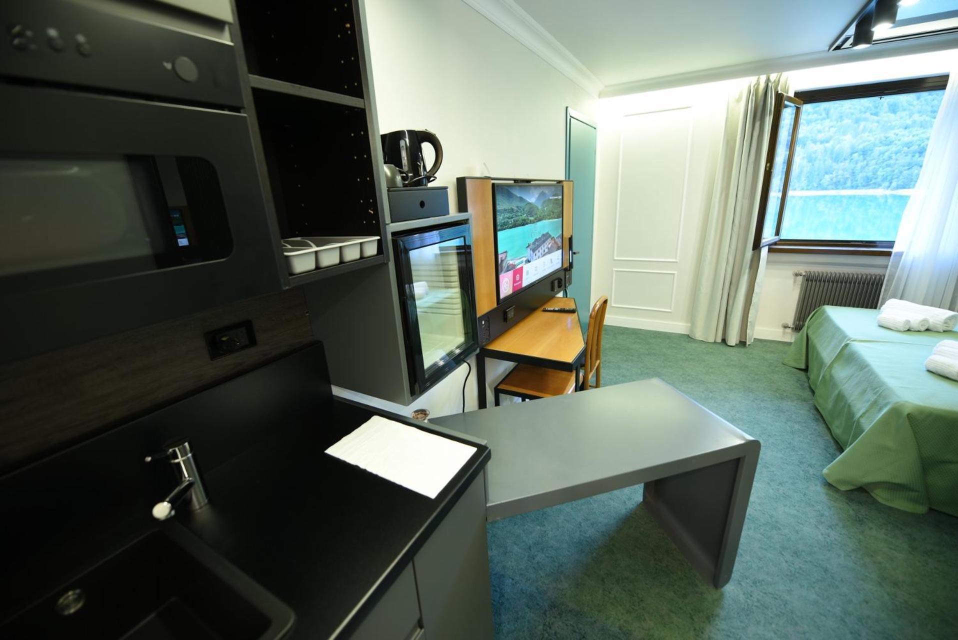 Hotel Celis Барчис Екстериор снимка