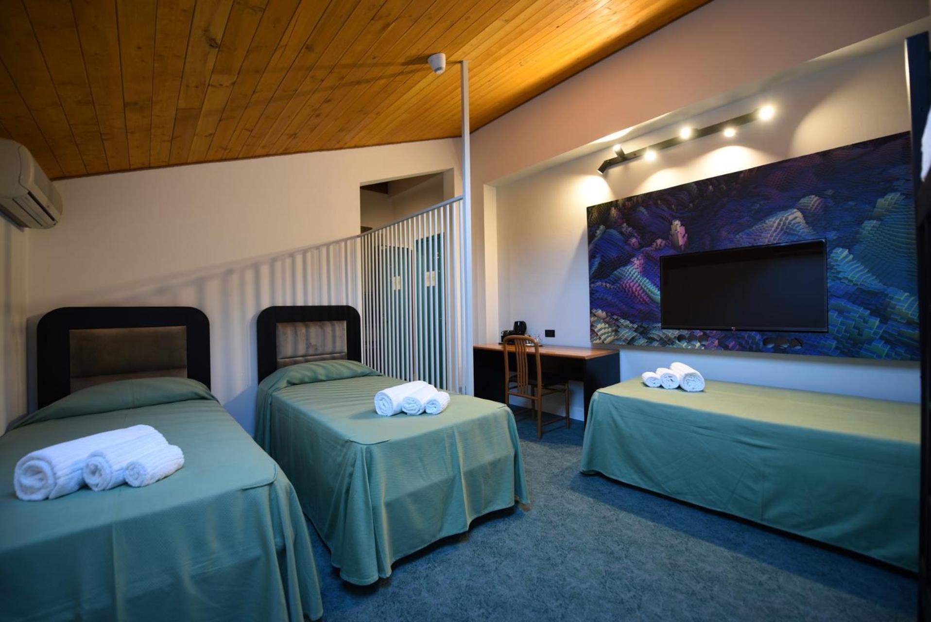 Hotel Celis Барчис Екстериор снимка