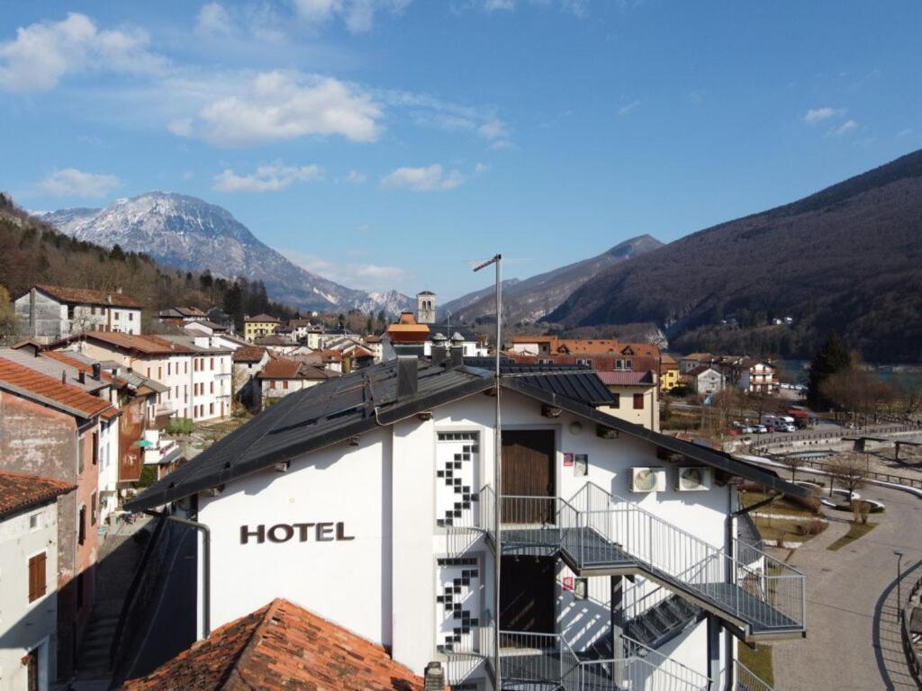 Hotel Celis Барчис Екстериор снимка